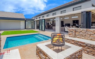 4 Bedroom House in Midstream Meadows