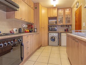 3 Bed Townhouse in Ruimsig