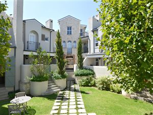 3 Bed Apartment in Nooitgedacht Estate