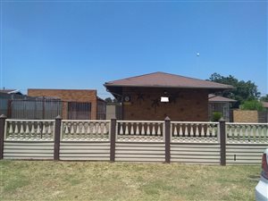 3 Bed House in Vanderbijlpark CE2