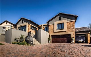 3 Bedroom House in Sonheuwel