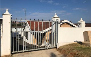 2 Bedroom House in Austerville