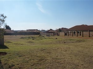 1135 m² Land available in Heuningklip