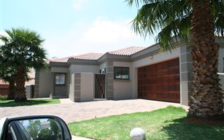 3 Bedroom Cluster in Bedford Gardens