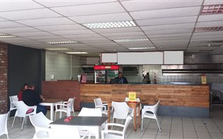 120 m² Retail Space in Linton Grange