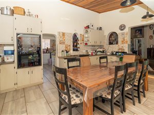 4 Bed House in Dersley