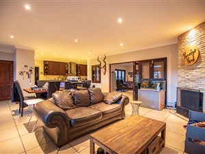 5 Bed House in Willow Acres