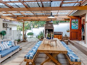 4 Bed House in Salt Rock