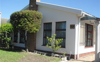 3 Bedroom House in Charlesville
