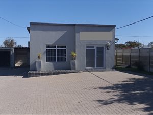 120 m² Office Space in Newton Park