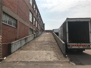 575 m² Commercial space in Jacobs