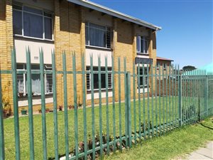 2 Bed Apartment in Alberton