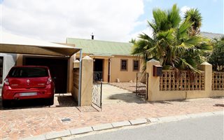 2 Bedroom House in Protea Village