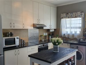 2 Bed Apartment in Burgundy Estate