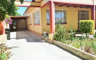 4 Bedroom House in Paglande