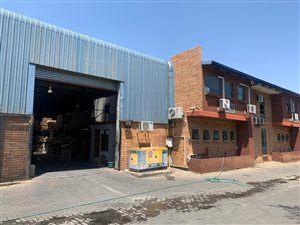 1300 m² Industrial space in Linbro Park