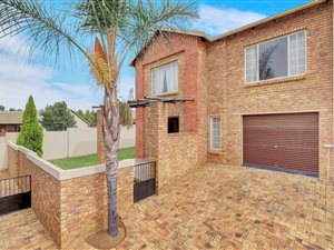 4 Bed Townhouse in Willowbrook