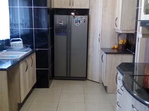 4 Bed House in Evans Park