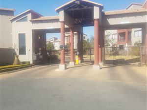 2 Bed Apartment in Honeydew Grove