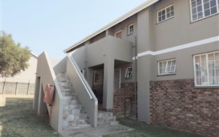 2 Bedroom Townhouse in Elarduspark
