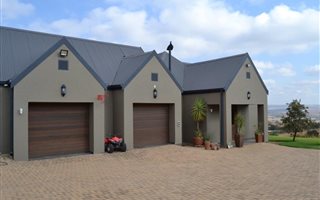 4 Bedroom House in Sterkfontein and surrounds
