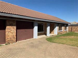 3 Bed House in Aerorand