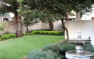 1 Bedroom Garden Cottage in Parktown