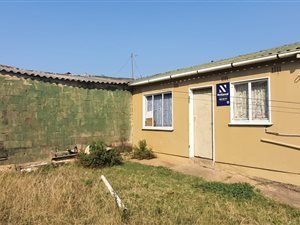 2 Bed House in Trenance Manor
