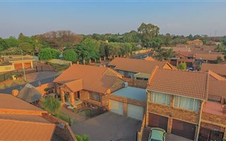 3 Bedroom Simplex in Eldoraigne
