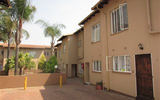 3 Bedroom Duplex in Verwoerdpark