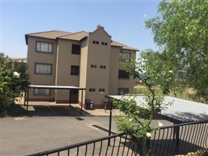2 Bed Apartment in Bloubosrand