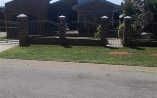 3 Bedroom House in Azalea Park