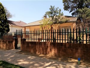 10 Bed House in Kenilworth