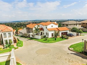 3 Bed House in Rietvalleirand