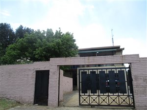 6 Bedroom House in Risana