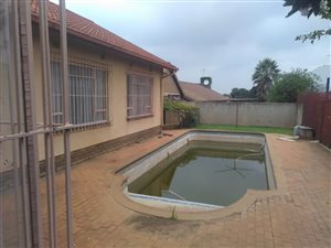 3 Bedroom House in Chloorkop