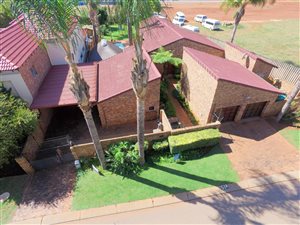4 Bed House in Eldoraigne