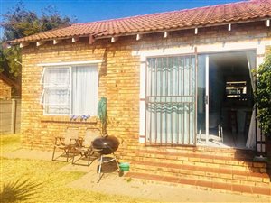 2 Bed Townhouse in Honeydew Ridge