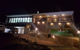 7 Bedroom House in Old Place