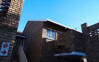 3 Bedroom Townhouse in Doornpoort and surrounds