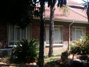 5 Bed House in Ninapark