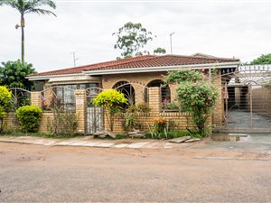 3 Bed House in Westcliff