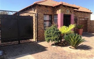 3 Bedroom House in Reiger Park