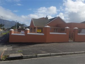 5 Bed House in Retreat