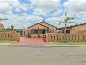 3 Bedroom House in Lenasia South