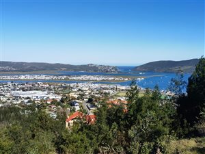 810 m² Land available in Knysna Heights