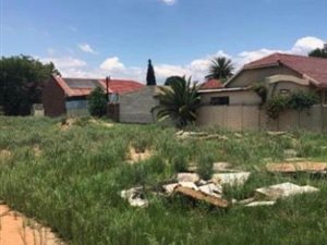 1666 m² Land available in Robertsham