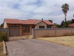 3 Bed House in Struisbult