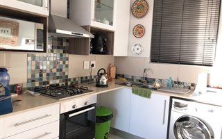 2 Bedroom Apartment in Rosebank