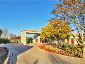 6 Bed House in Mooikloof Equestrian Estate